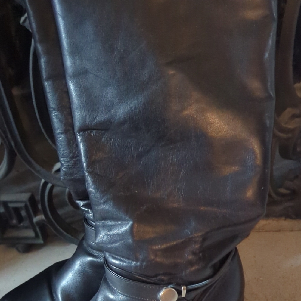 Santana Canada Black Knee High Boots